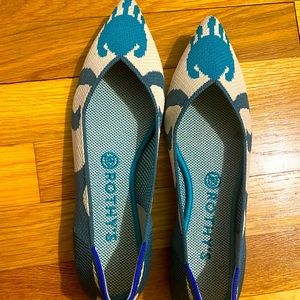 Green Moroccan Print Rothys size 8.5 gently worn